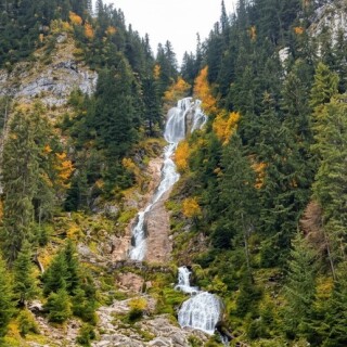 Horses-Waterfall-Cascada-Cailor-Muntii-Rodnei