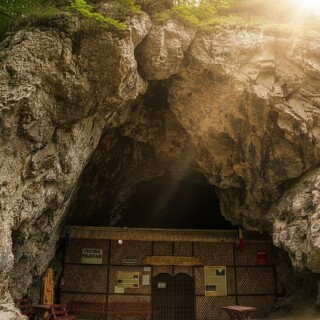 polovragi-cave-pestera-polovragi-entrance-romania-legend-landscape