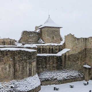 suceava-princely-fortress-winter-Cetatea-de-Scaun-a-Sucevei