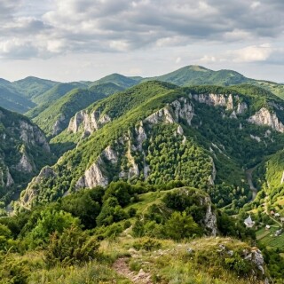 muntii-padurea-craiului-mountains-romania-landscape-nature