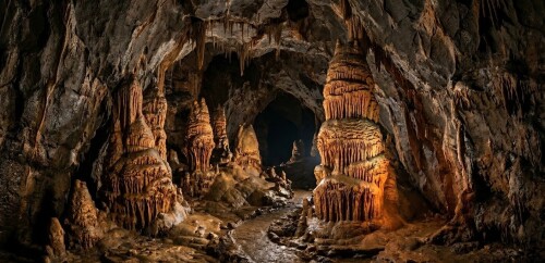 pestera-pagodas-cave-caras-gorges-romania-pure-limestone-architecture.jpg