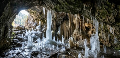 vartop-ice-cave-stalagmites-calcite-formations-apuseni-mountains-romania.jpg