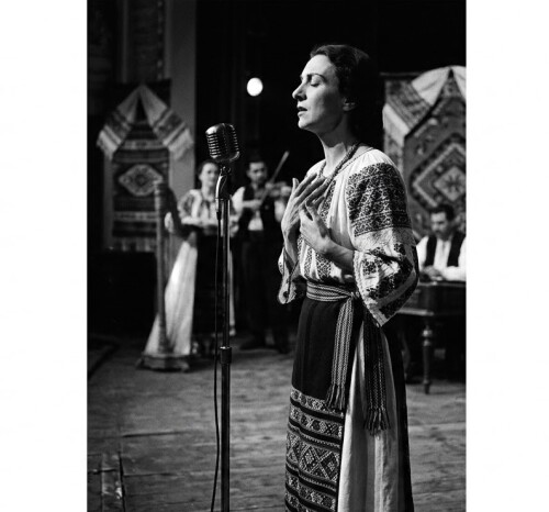 maria-tanase-folk-singer-iconic-romania.jpg